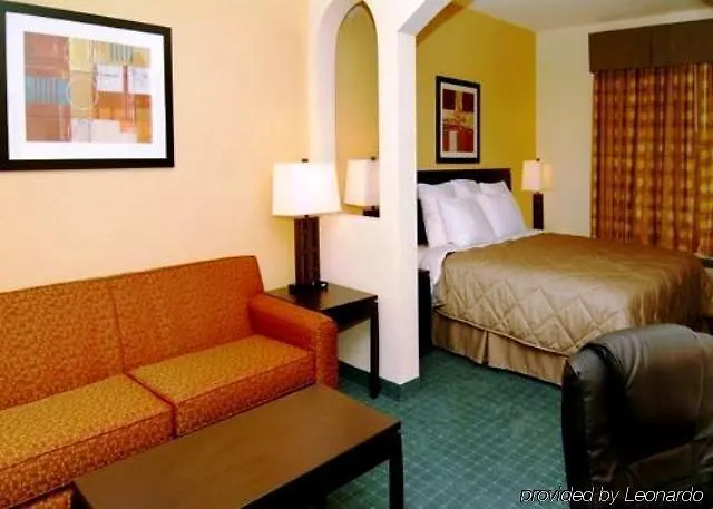 Hotel Comfort Inn & Suites Northeast - Gateway San Petersburgo