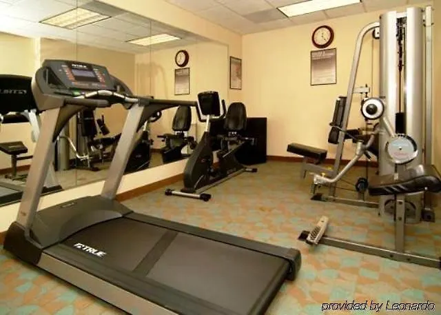 Comfort Inn & Suites Northeast - Gateway San Petersburgo